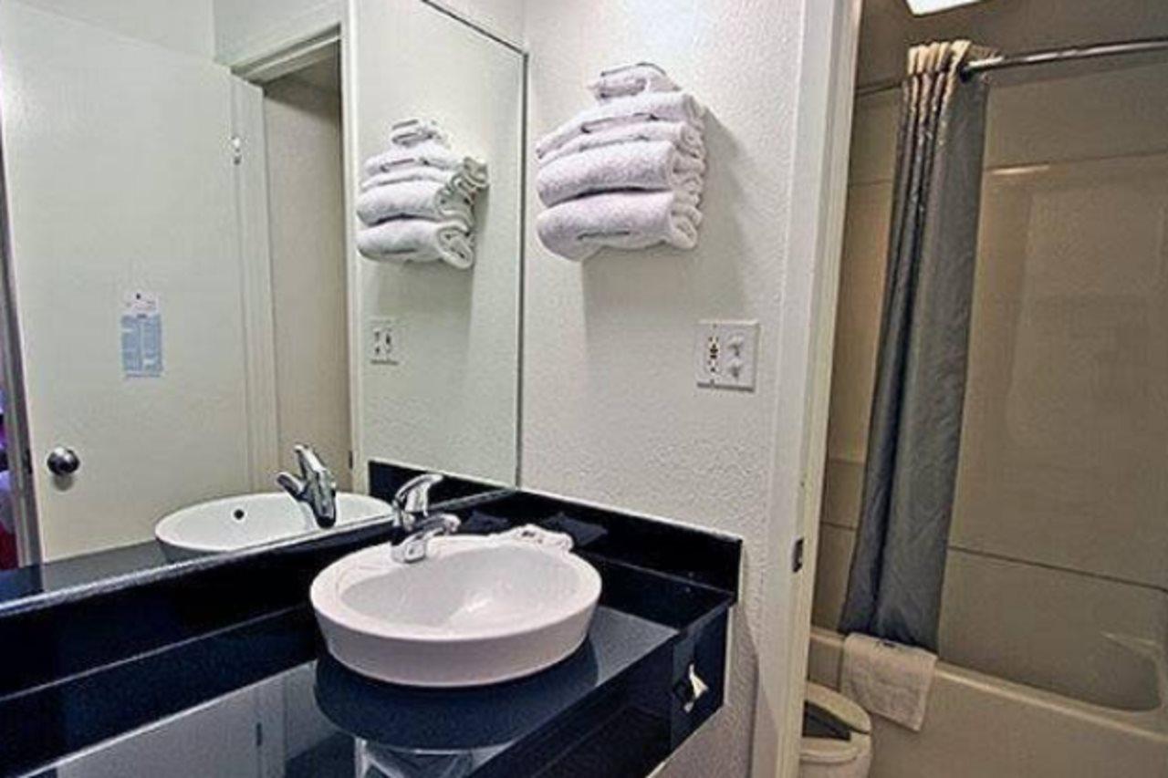 Motel 6 Chicago Southwest - Aurora Ngoại thất bức ảnh