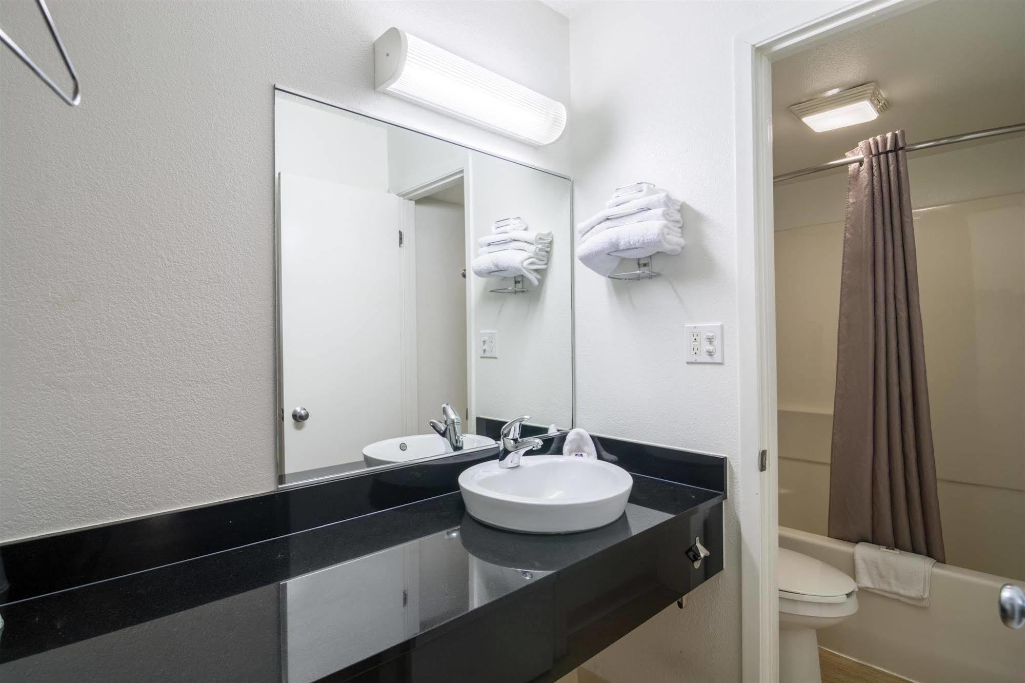 Motel 6 Chicago Southwest - Aurora Ngoại thất bức ảnh