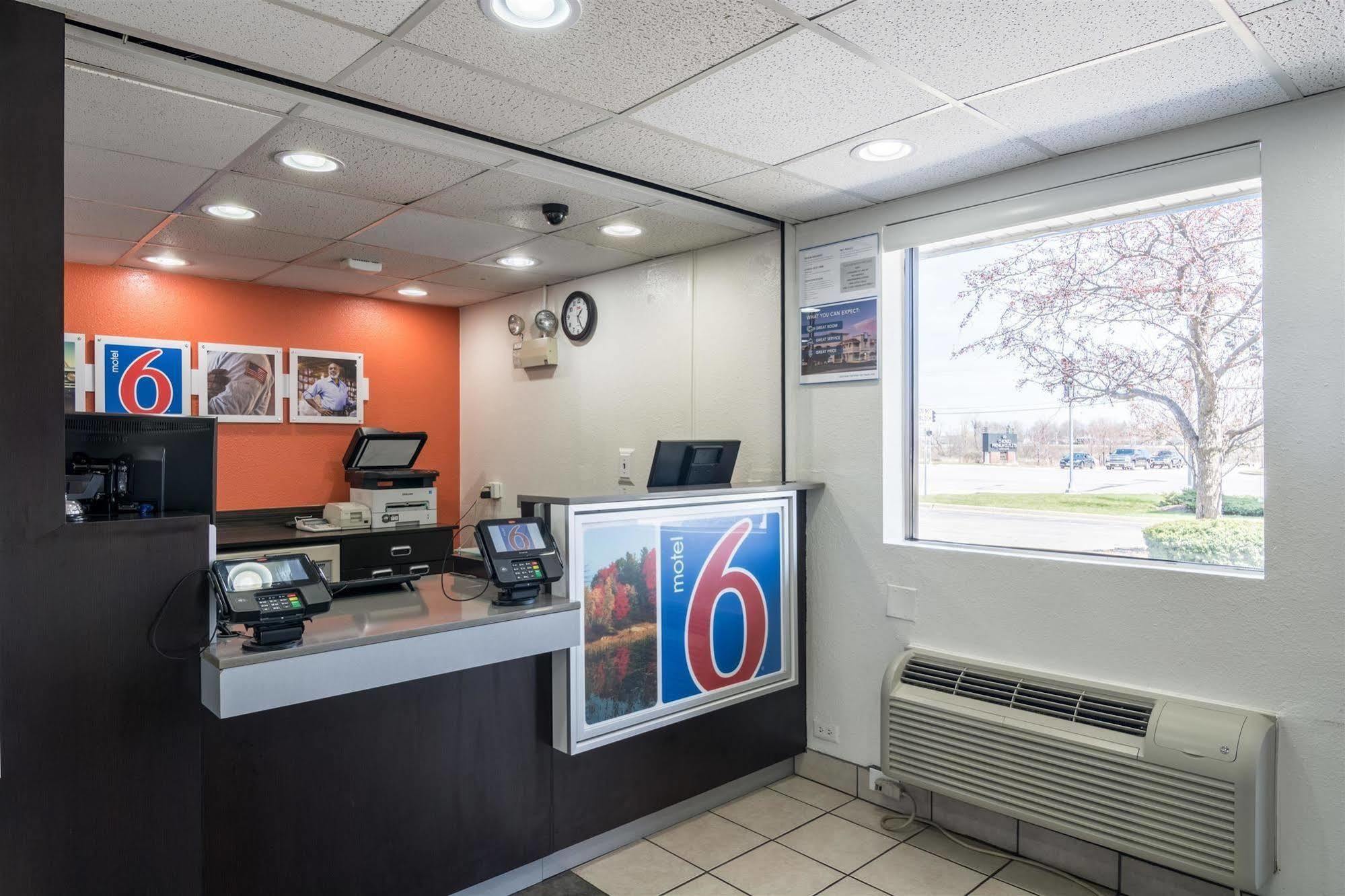 Motel 6 Chicago Southwest - Aurora Ngoại thất bức ảnh