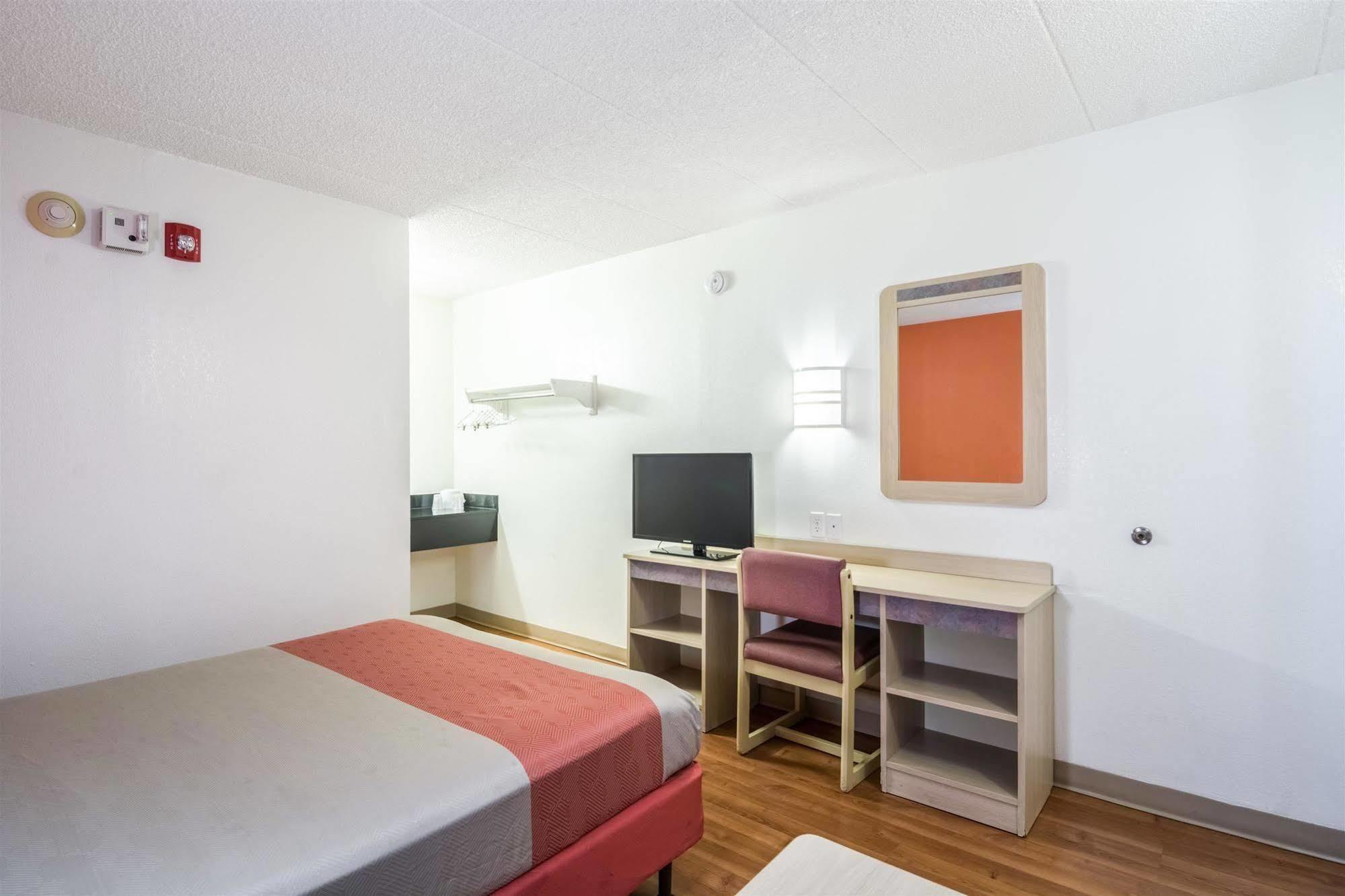Motel 6 Chicago Southwest - Aurora Ngoại thất bức ảnh