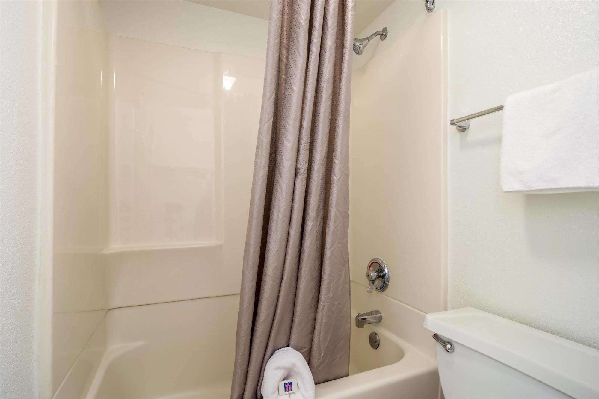 Motel 6 Chicago Southwest - Aurora Ngoại thất bức ảnh