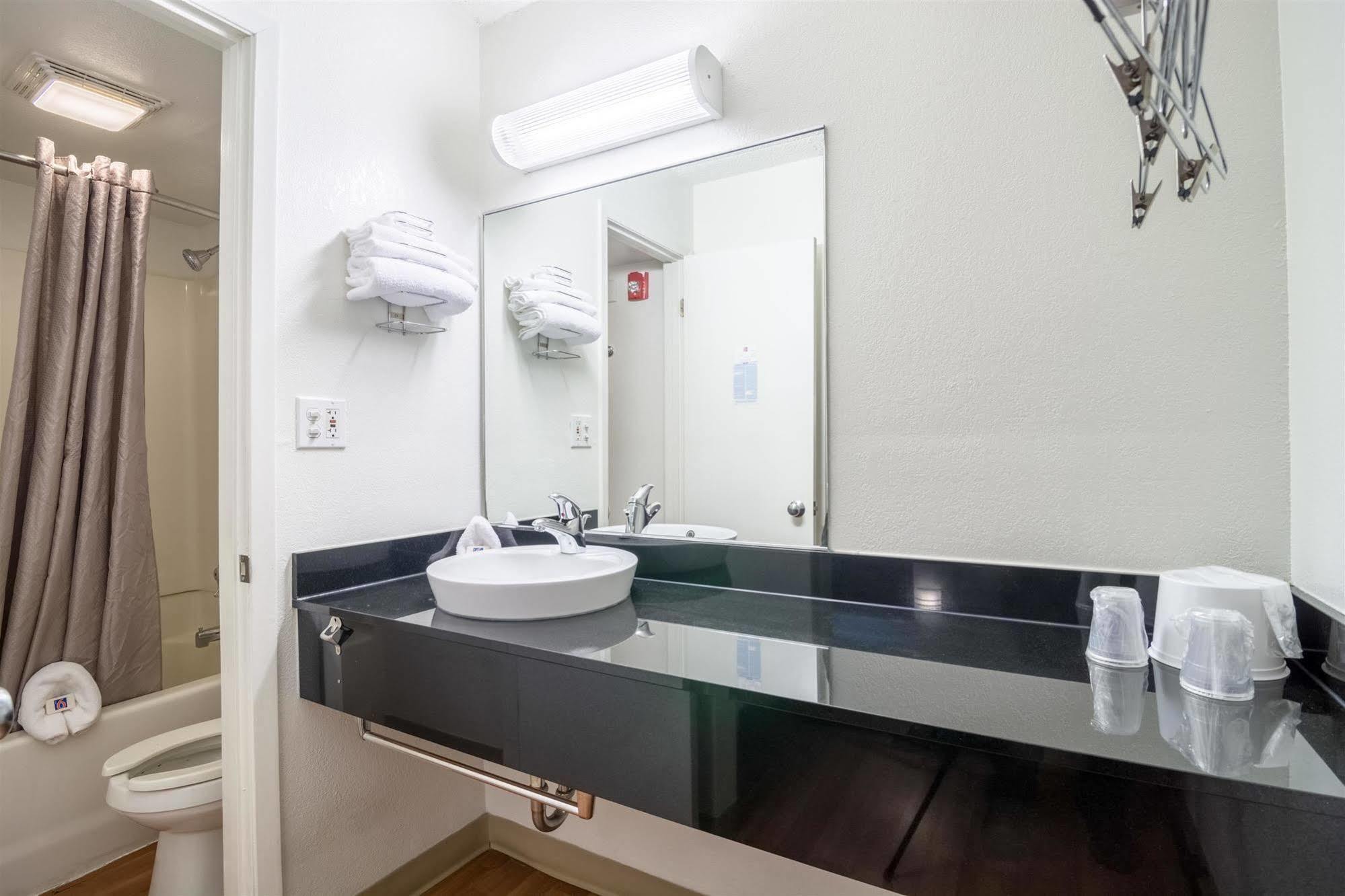 Motel 6 Chicago Southwest - Aurora Ngoại thất bức ảnh