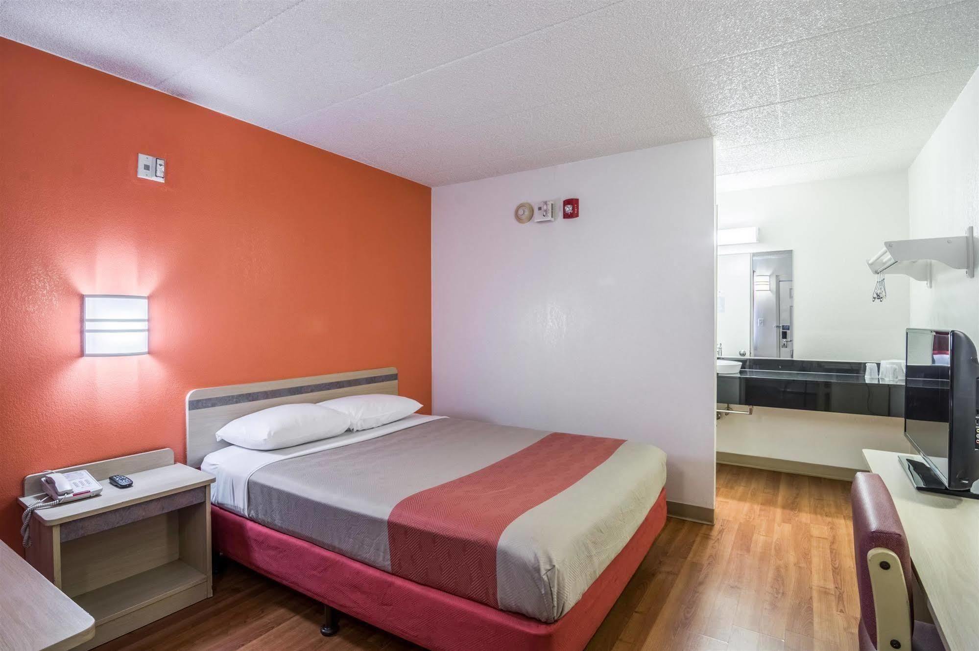 Motel 6 Chicago Southwest - Aurora Ngoại thất bức ảnh