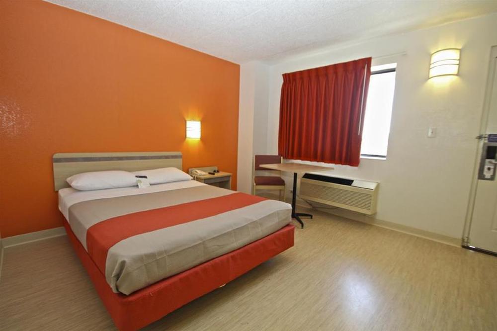 Motel 6 Chicago Southwest - Aurora Phòng bức ảnh